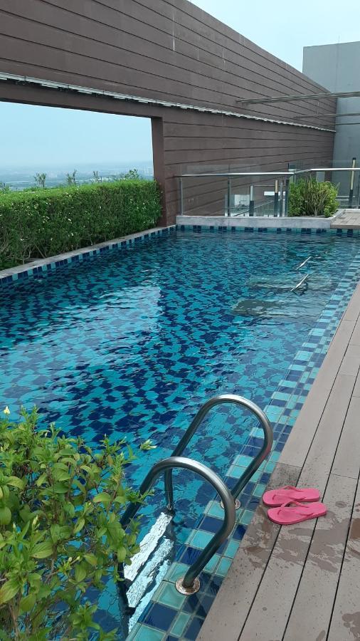Woodsbury Suites Ikea House Butterworth Penang Esterno foto